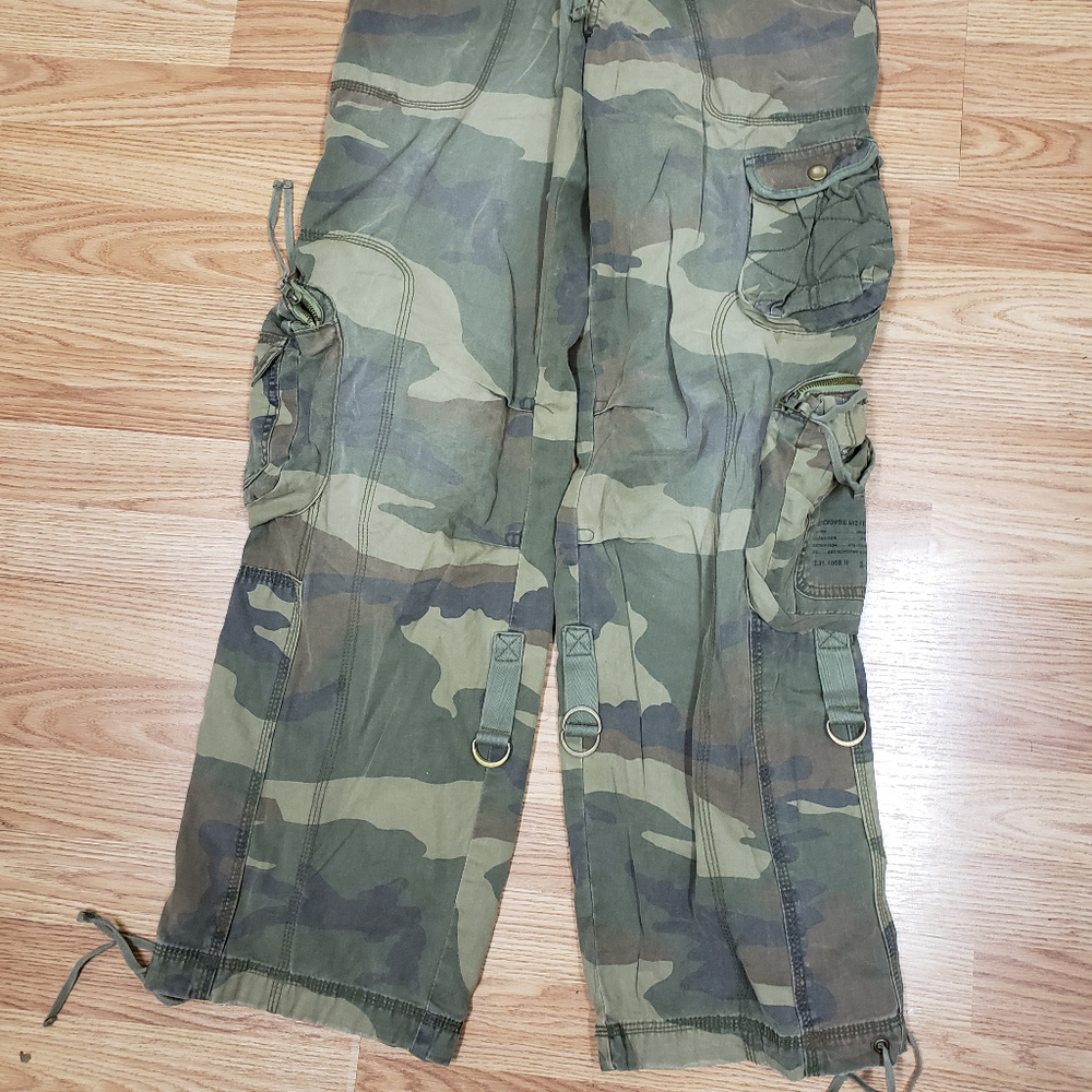 Abercrombie & Fitch Cargo pants New Size 2